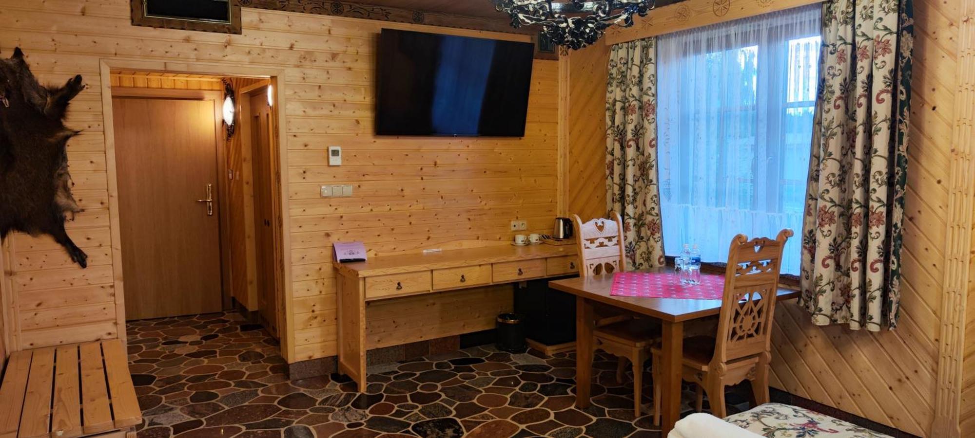 Chata Goralska I Pokoje Goscinne Цехоцинек Экстерьер фото